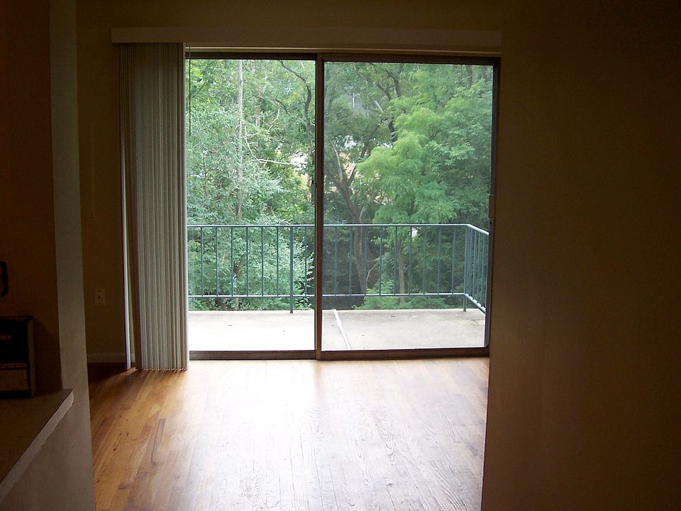 2nd image of 539 Lowell Ave APT 9