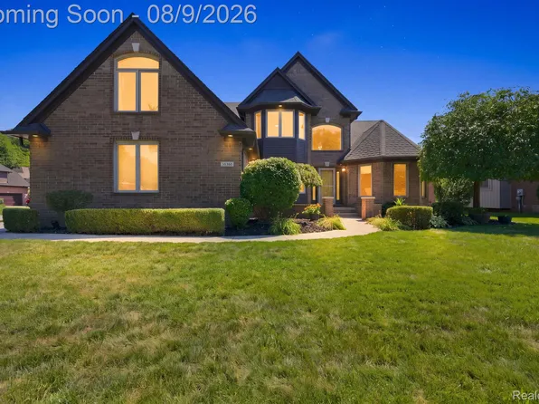 23386 Angel Park Dr, Macomb, MI 48042