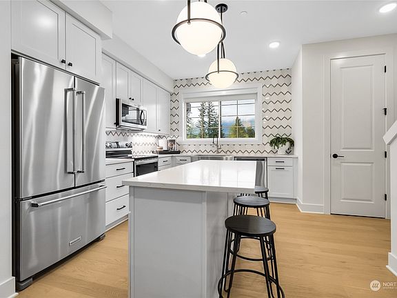2nd image of 1209 Boulder Way SE #303