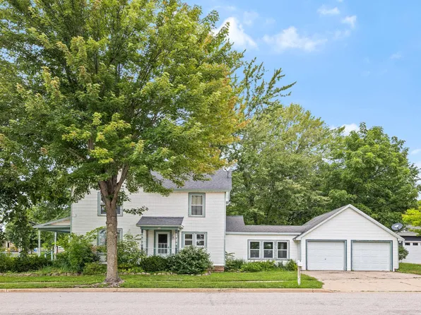 524 South St, Green Lake, WI 54941
