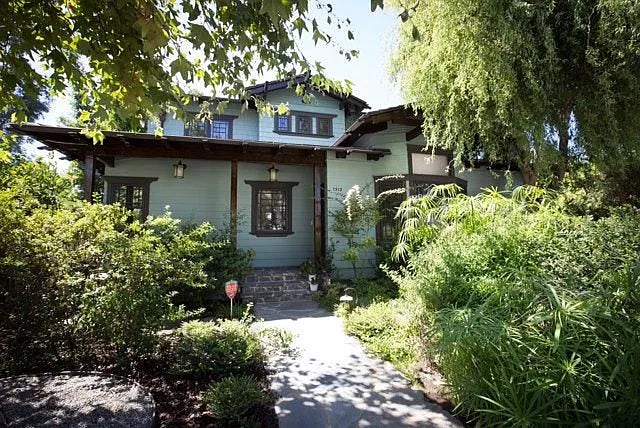 1513 Walgrove Ave
