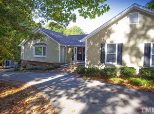 620 Winter Breeze Ct, Raleigh, NC 27607