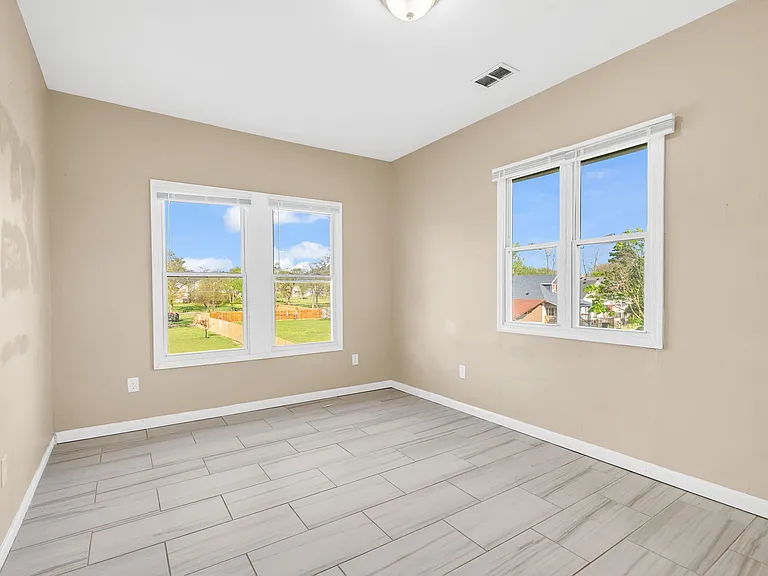 6423 Hazlett St — Photo 18
