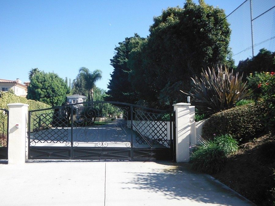 1st image of 434 S Meadows Ave