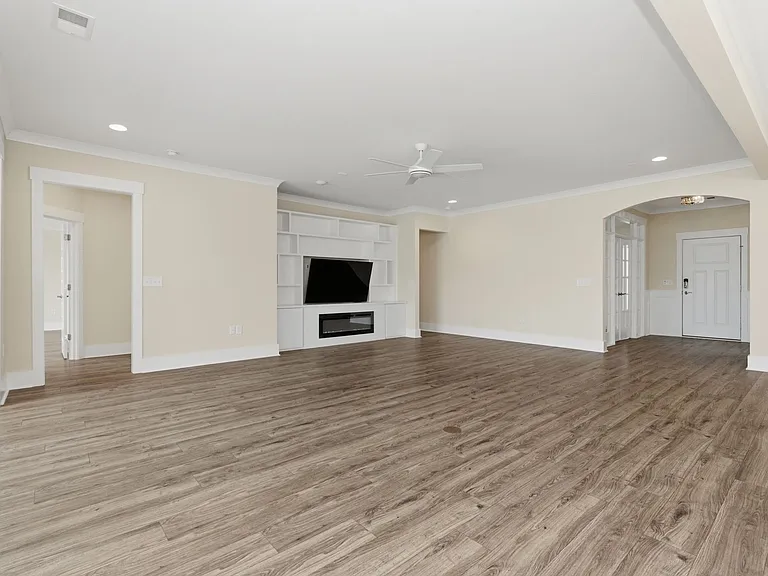7129 Spoleto Dr — Photo 16