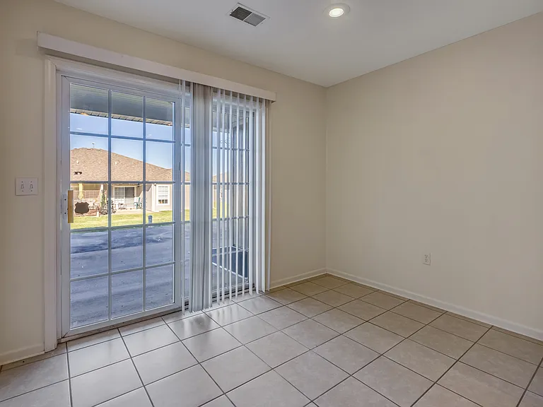 1224 Deseret Dr — Photo 16