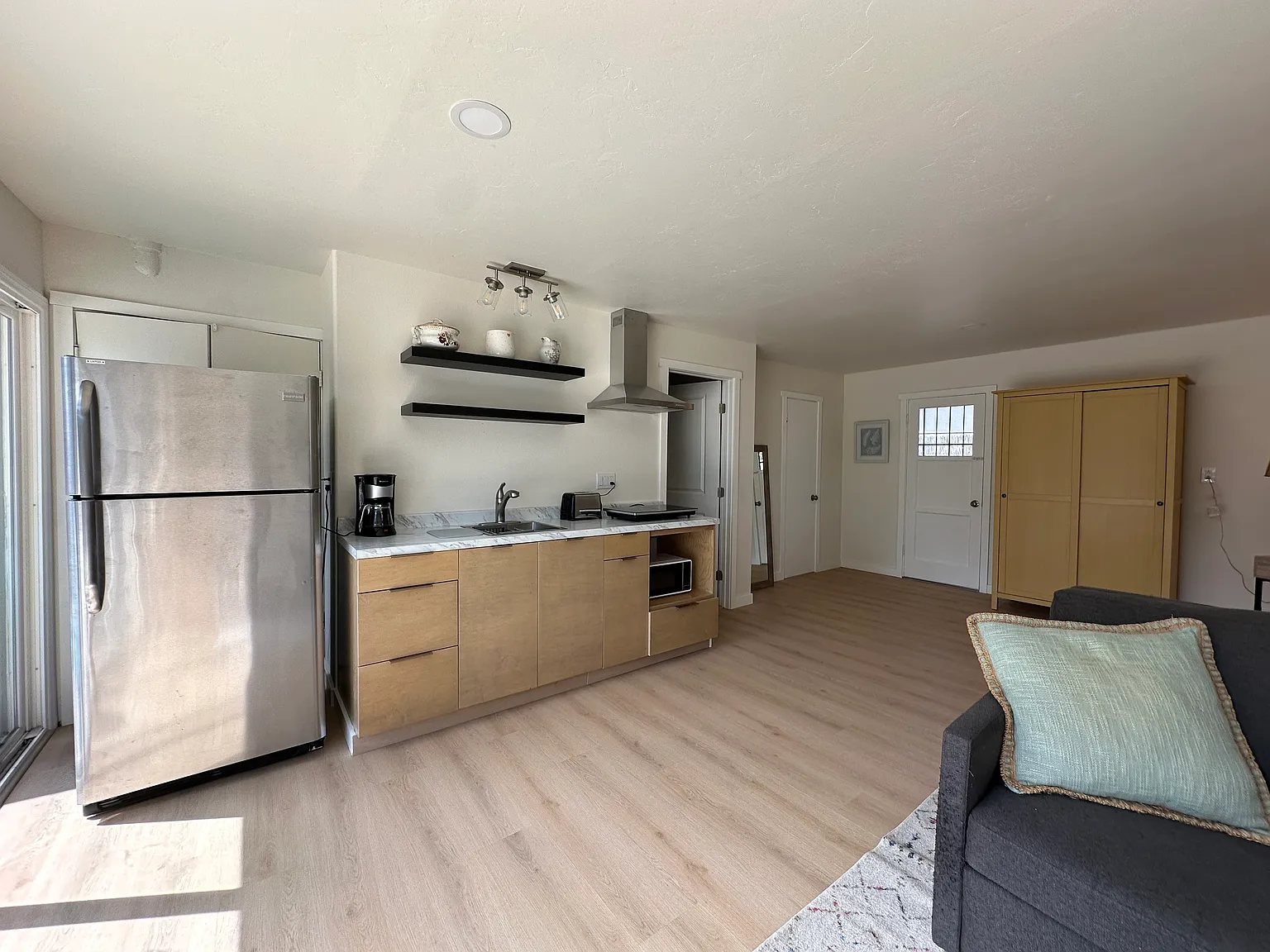 Studio, 380 sqft, $2,750 — Photo 1