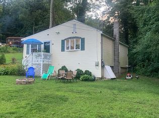 34 Forest Dr, Sandy Hook, CT 06482