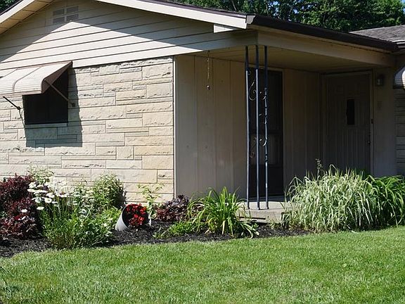 3rd image of 138 Waterman Dr E