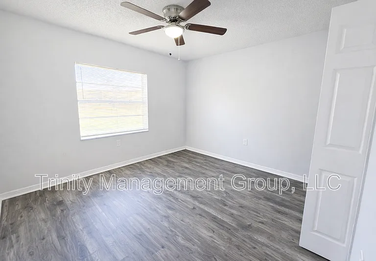 10449 Mayflower Rd — Photo 12