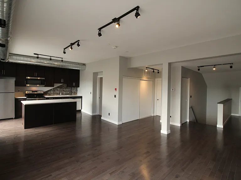 183 Princess St — Photo 10