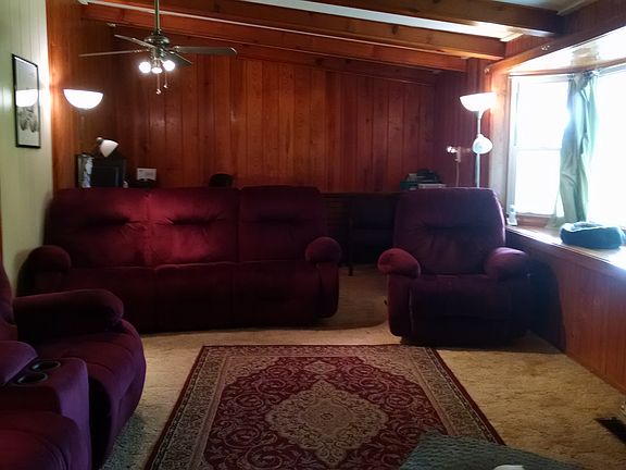 Living Rm has lrg bay window