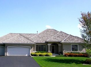 9988 Gristmill Rdg, Eden Prairie, MN 55347