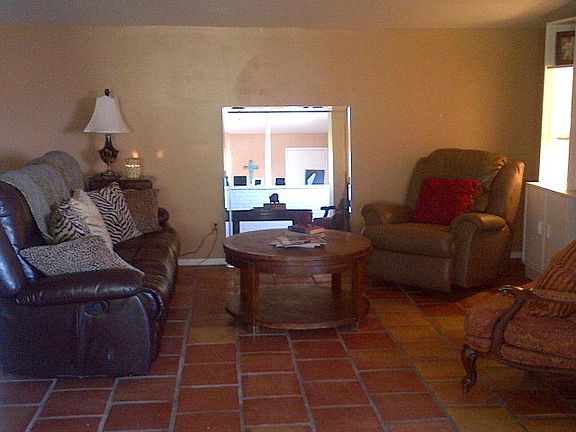 3rd image of 1315 Daffodil Ave