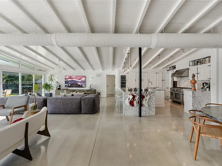 270 Island Dr — Photo 5