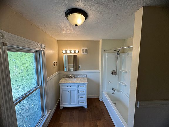 3rd image of 28 N Genesee St #2