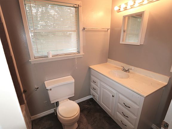 5th image of 2040 1/2 Kingsley Dr