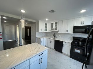 28 Trenton St, Jersey City, NJ 07306