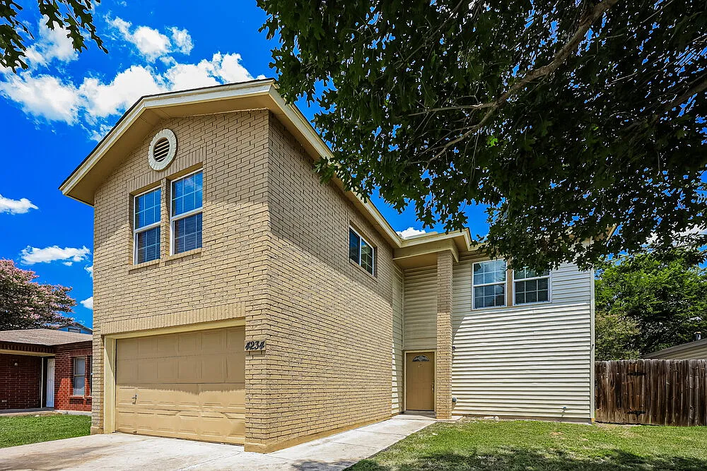 4 bed, 2.5 bath, 1780 sqft, $1,560 — Photo 4