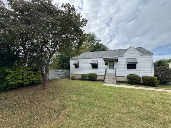 4916 Hildebrand Rd NW, Roanoke, VA 24012