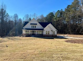 327 Primrose Ln, Pendergrass, GA 30567