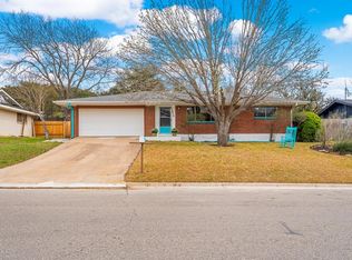 1010 Barbara Ann St, Kerrville, TX 78028