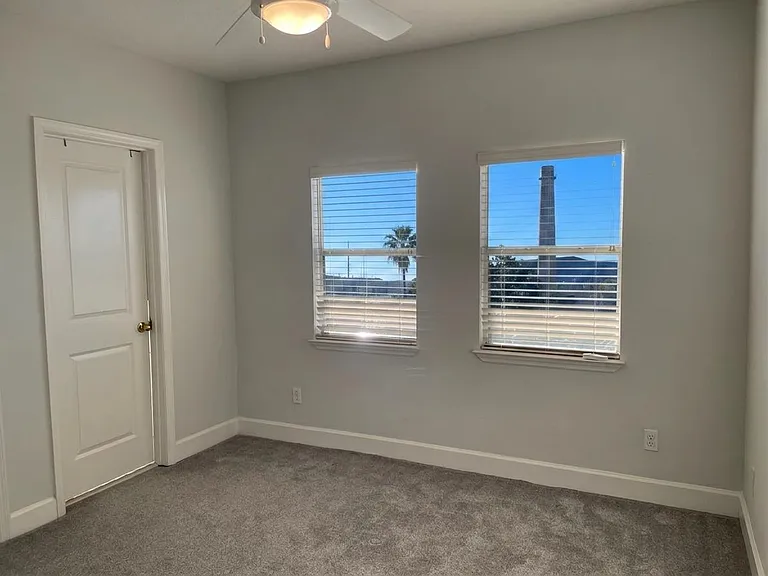 407 S Oregon Ave — Photo 36