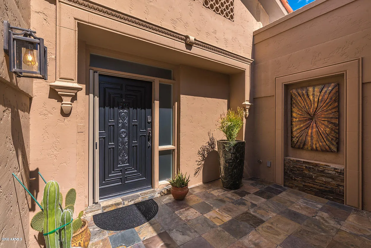 2 bed, 2.0 bath, 2061 sqft, $4,500 — Photo 4