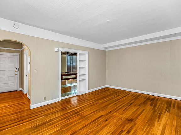 2nd image of 1835 Vallejo St APT 304