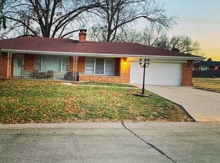 9204 Shadydale Dr, Saint Louis, MO 63136
