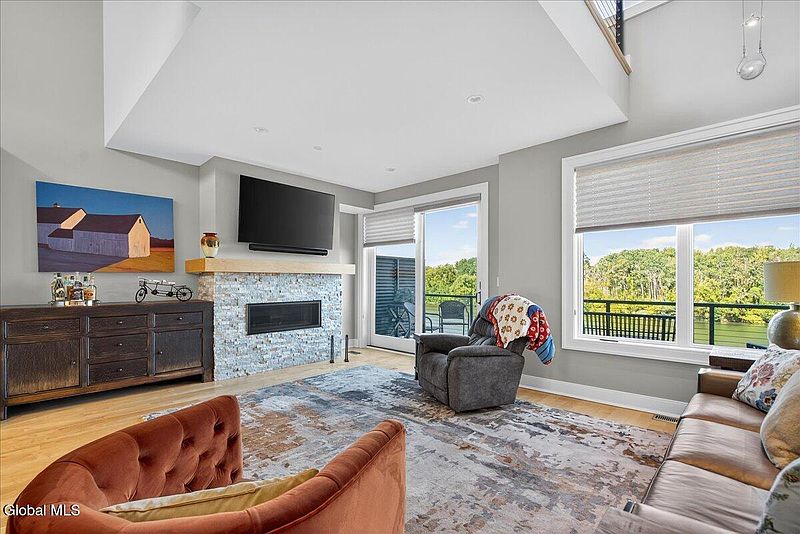 4th image of 312 Harborside Drive