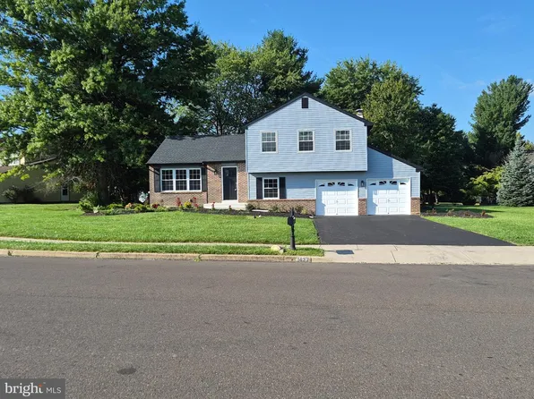 1437 Scarlet Oak Rd, Yardley, PA 19067