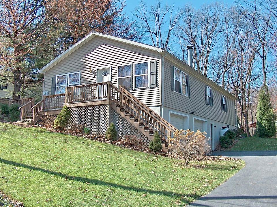 1st image of 310 Furey St S