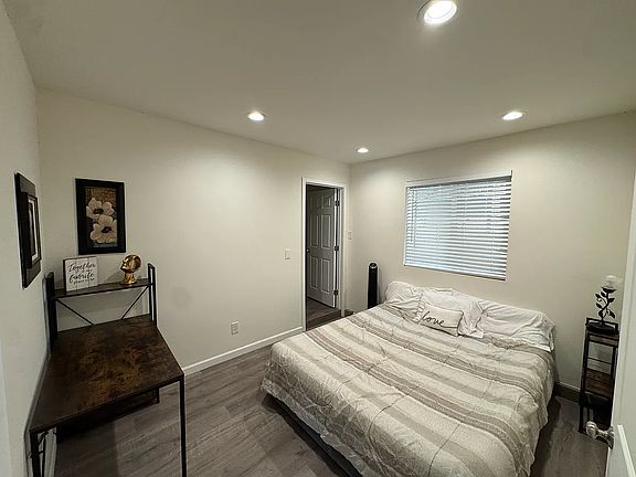 3rd image of 5059B Ludgate Dr