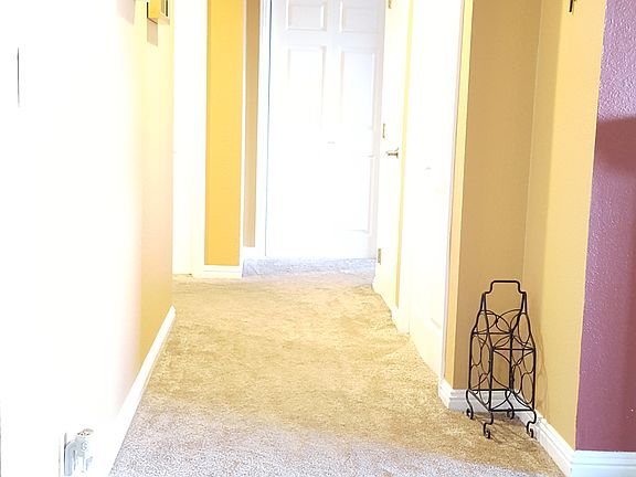 4th image of 1031 Cherry Ave APT 27