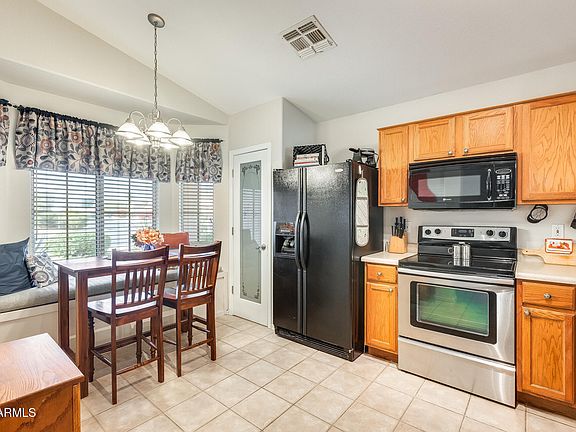 3rd image of 17729 N WOODROSE Avenue