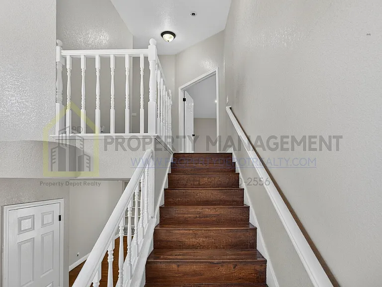 8779 Brittany Park Dr — Photo 29