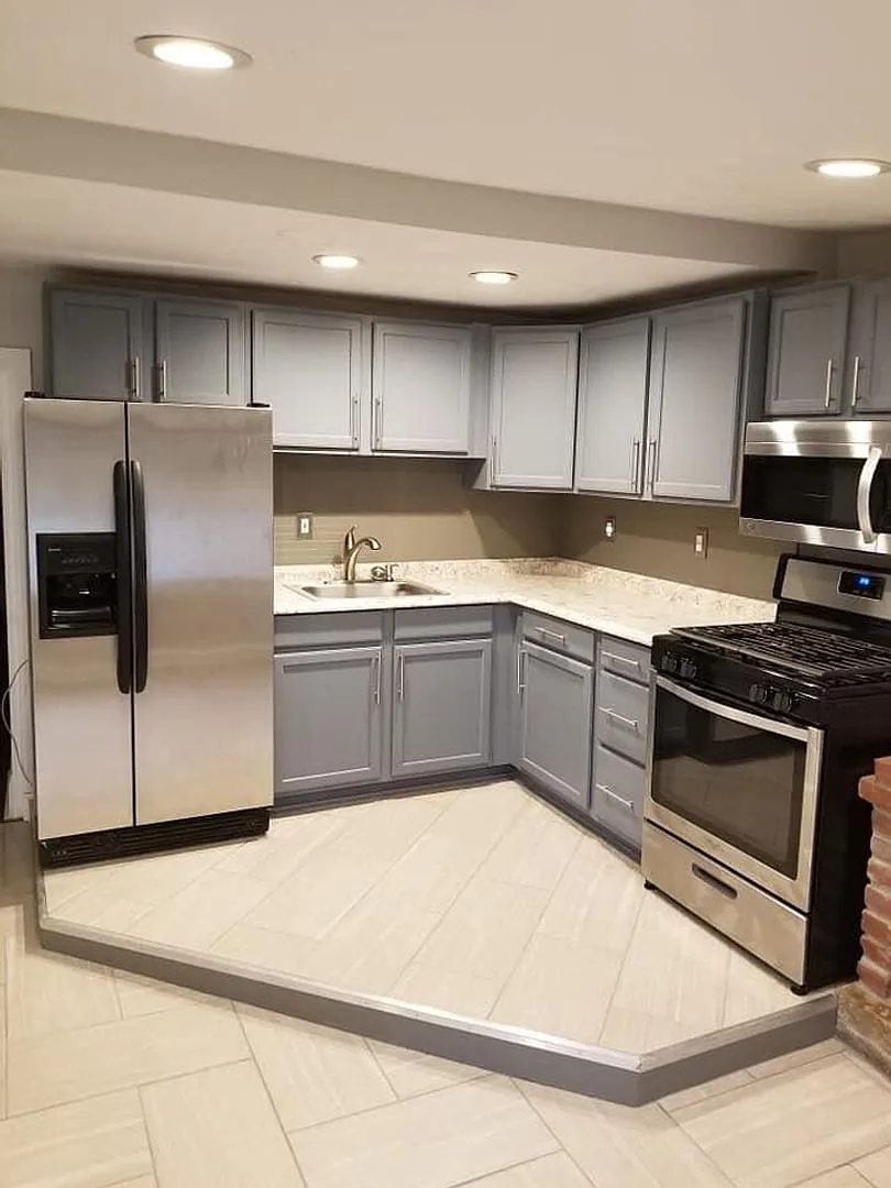 2418 Berg St photo 1