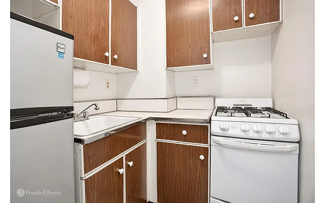 Rented by Douglas Elliman | media 2