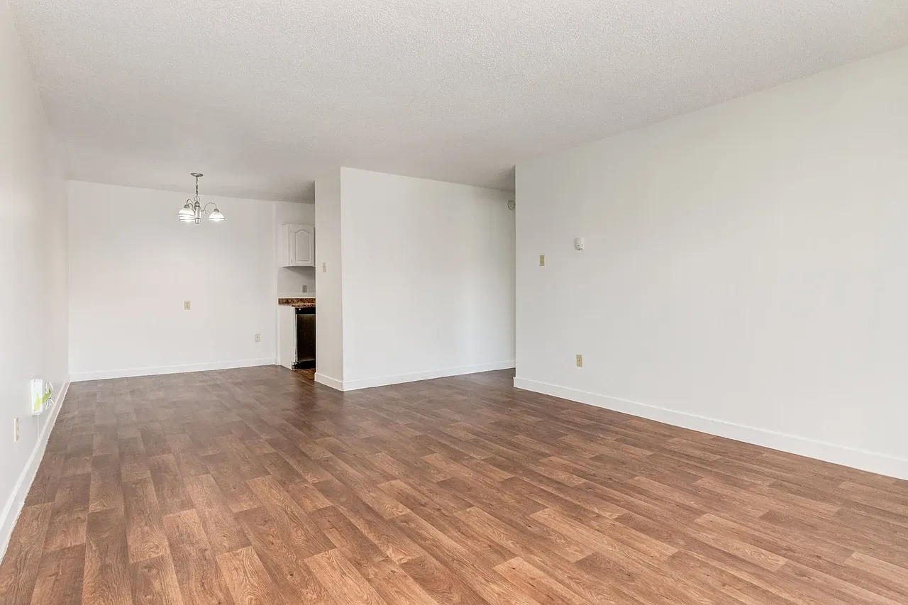 Applewood Village — Photo 4