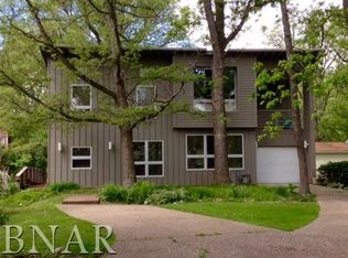 24794 Nighthawk Rd, Hudson, IL 61748