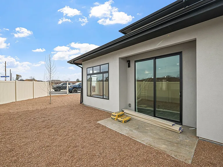 1109 Mee Canyon Cir — Photo 34