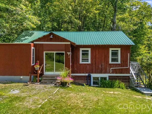 1712 Little Creek Rd, Hot Springs, NC 28743