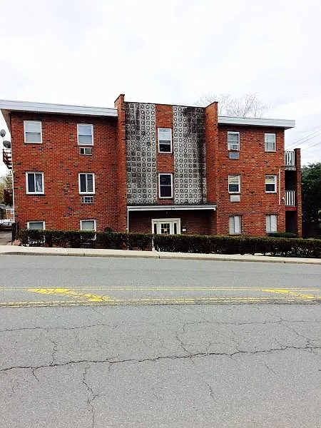 Building Photo - 675 Joralemon St #1A