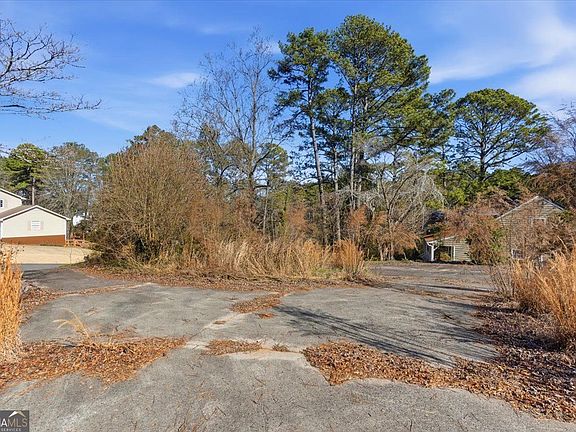 3rd image of 36 Coventry Dr SE