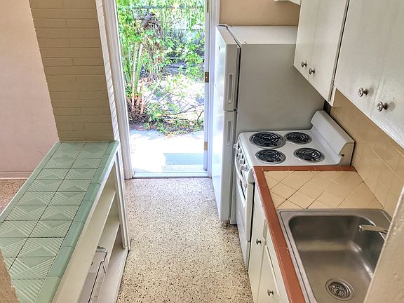 3rd image of 1245 22nd Ave S