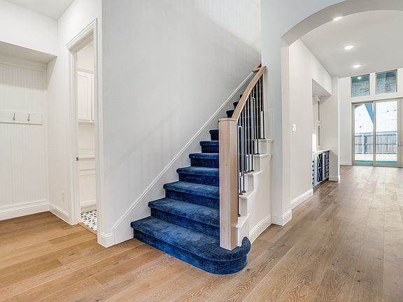 5th image of 3505 Foxhall St