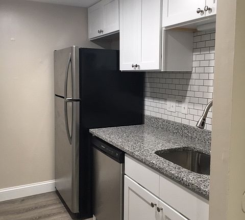 2nd image of 330 Simmonsville Ave APT 1B