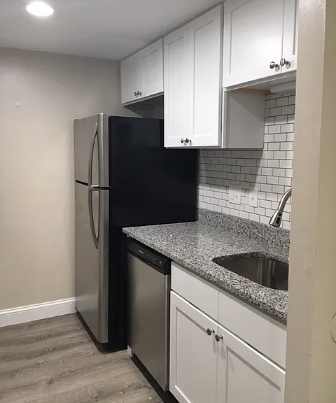 330 Simmonsville Ave #2 — Photo 2