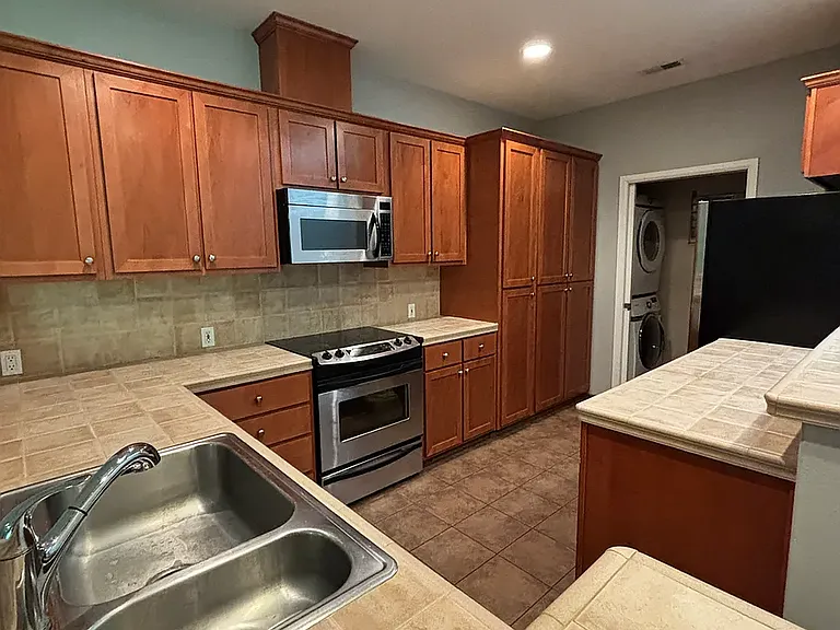 5840 Summerlinn Way — Photo 8